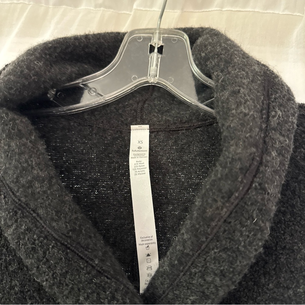 Lululemon Athletica Charcoal Knit Top